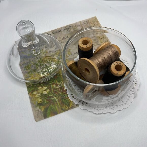 Farmhouse Clear Class Small Apothecary Jar White Floral 5 Earth Tone Spools - Picture 5 of 10